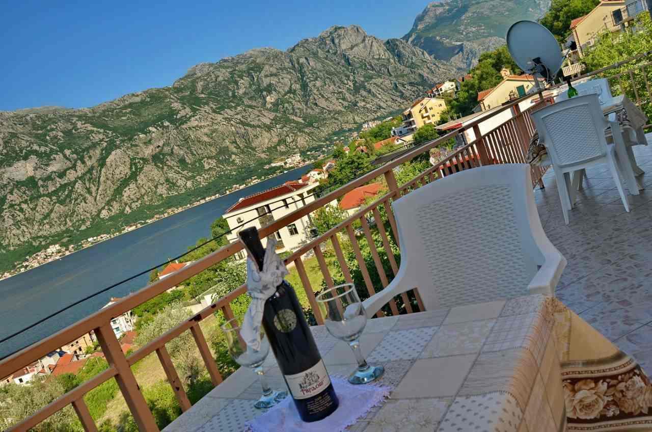 Apartmani Prcanj Kotor Ngoại thất bức ảnh